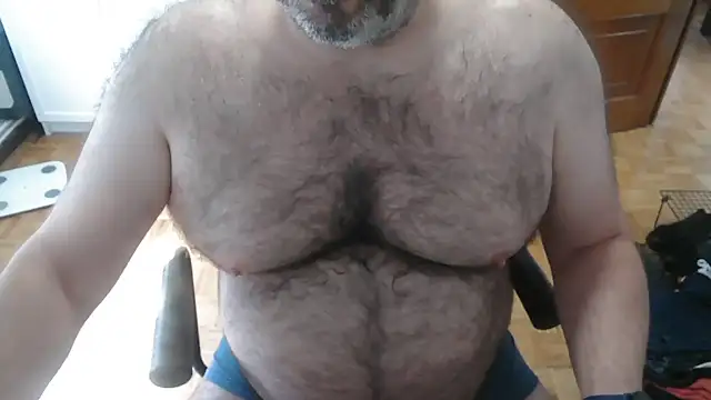 Snapshot of mikeyhotbear chatting on May 2026 03:30:01 PM mikeyhotbear online show from May 2026 03:30:01 PM