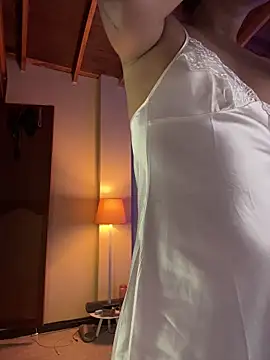 GabriSaenz online show from December 2025 02:10:02 PM