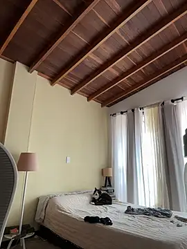 GabriSaenz online show from December 2025 01:24:02 PM