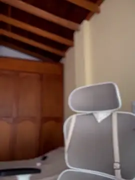 GabriSaenz online show from November 2025 02:06:02 PM