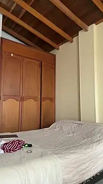 GabriSaenz online show from October 2025 01:43:02 PM