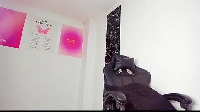 Snapshot of Emattaylor chatting on February 2025 02:38:01 PM Emattaylor online show from February 2025 02:38:01 PM