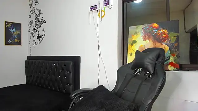 Snapshot of Emattaylor chatting on December 2024 11:13:01 AM Emattaylor online show from December 2024 11:13:01 AM