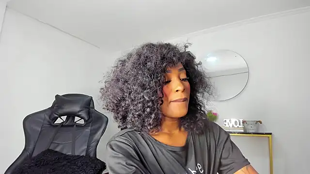 Snapshot of Emattaylor chatting on November 2025 12:59:03 PM Emattaylor online show from November 2025 12:59:03 PM