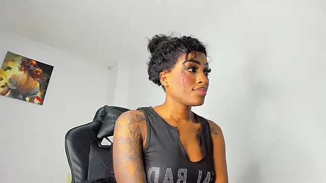 Snapshot of Emattaylor chatting on January 2025 01:47:01 PM Emattaylor online show from January 2025 01:47:01 PM