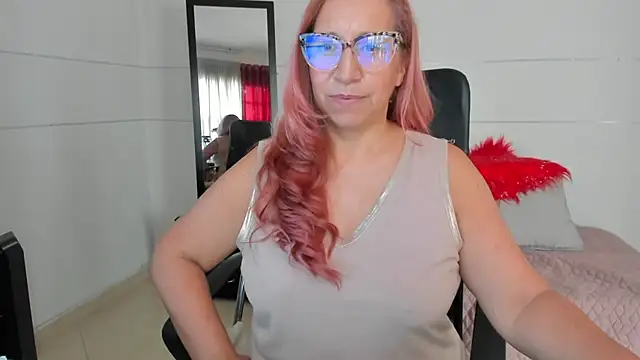 Snapshot of vaalery_sweet chatting on December 2024 06:59:02 PM vaalery sweet online show from December 2024 06:59:02 PM