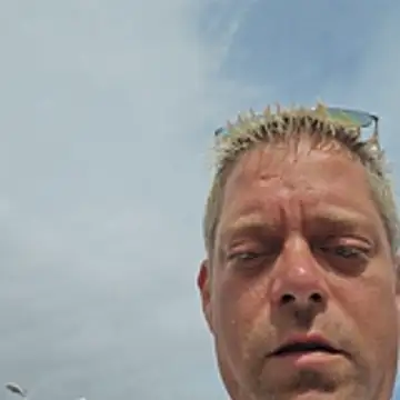 Trucker Hunter online show from February 2026 03:06:02 PM