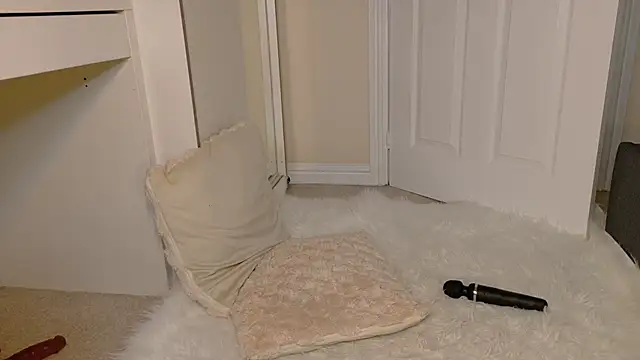 Tinkerbell822 online show from April 2026 07:12:01 AM