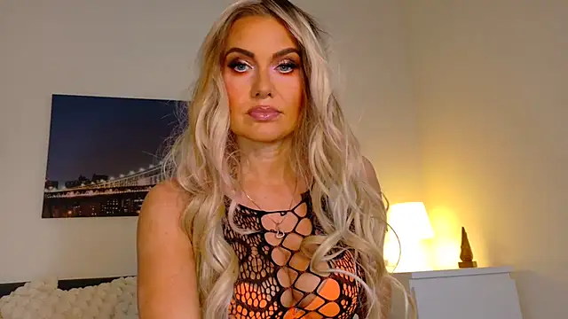 Tinkerbell822 online show from October 2025 08:26:01 AM