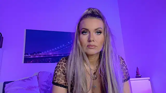 Tinkerbell822 online show from September 2025 08:15:01 AM