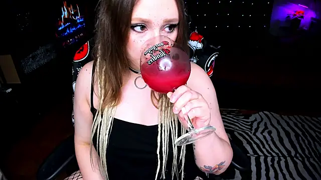 Snapshot of YourDyingBride chatting on January 2025 09:15:02 PM YourDyingBride online show from January 2025 09:15:02 PM