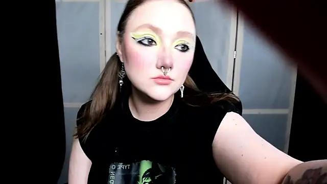 Snapshot of YourDyingBride chatting on November 2025 05:08:02 AM YourDyingBride online show from November 2025 05:08:02 AM