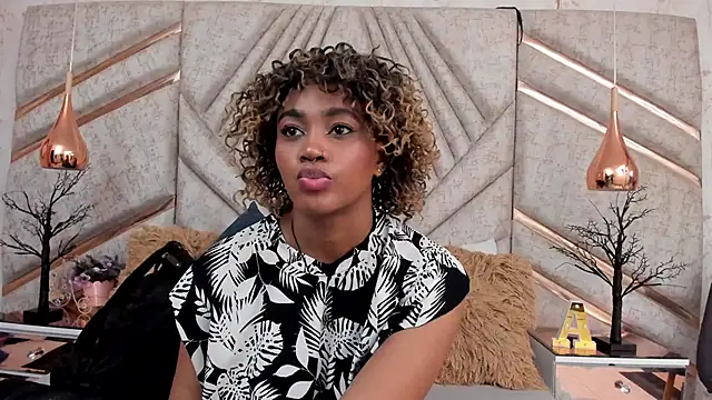 AgataRinaldi online show from November 2025 08:34:01 PM