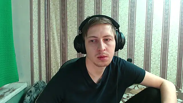 darienlarge online show from October 2025 02:30:02 AM