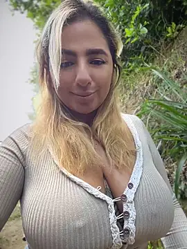Snapshot of sammyqueenx21 chatting on July 2026 02:39:02 PM sammyqueenx21 online show from July 2026 02:39:02 PM