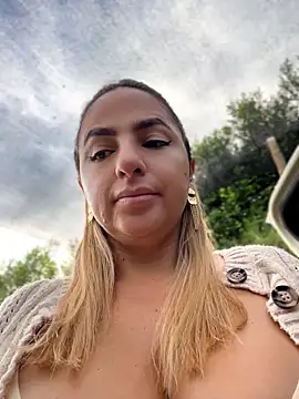 Snapshot of sammyqueenx21 chatting on June 2026 11:42:02 AM sammyqueenx21 online show from June 2026 11:42:02 AM