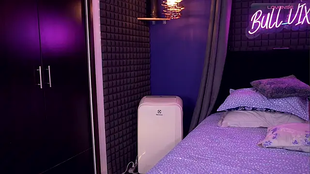 bull vixen2001 online show from February 2026 11:01:02 AM