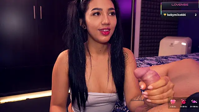 Snapshot of bull_vixen2001 chatting on November 2025 12:42:02 PM bull vixen2001 online show from November 2025 12:42:02 PM