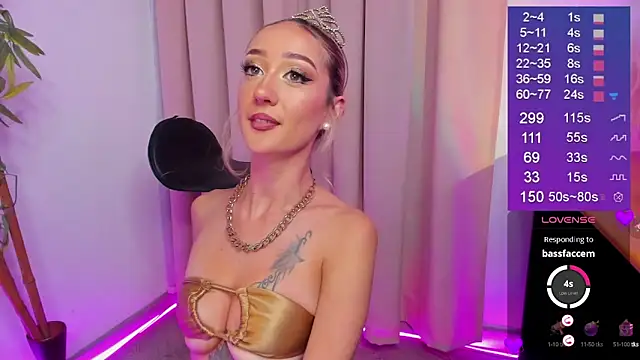 Bella-White online show from October 2025 04:41:02 PM