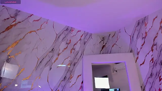 ErikaBenz  online show from December 2025 04:33:01 AM