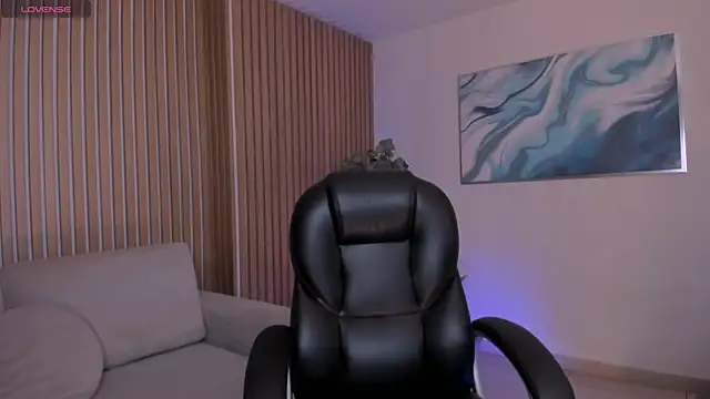 ErikaBenz  online show from February 2026 11:43:02 AM