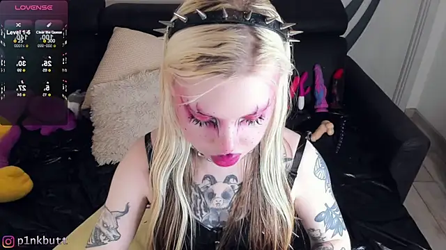 Snapshot of HelenGoat chatting on February 2025 10:23:02 PM HelenGoat online show from February 2025 10:23:02 PM