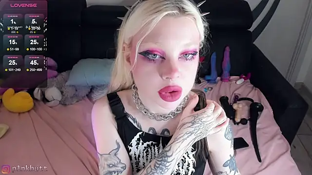 Snapshot of HelenGoat chatting on December 2024 02:52:01 PM HelenGoat online show from December 2024 02:52:01 PM