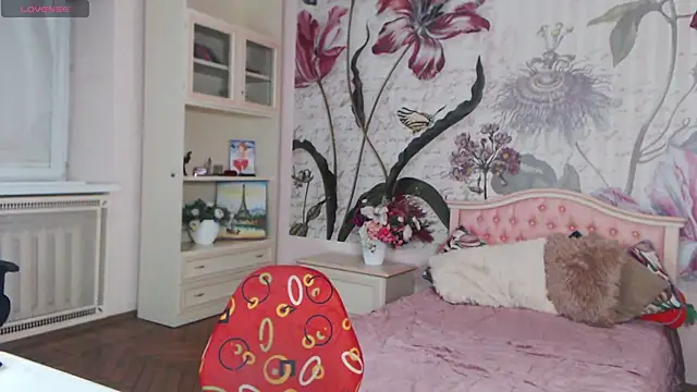 Snapshot of AliciaBow chatting on November 2025 02:22:02 PM AliciaBow online show from November 2025 02:22:02 PM