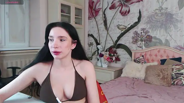 AliciaBow online show from February 2026 04:04:01 PM