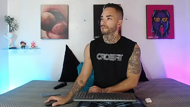 SophieFoxx17 online show from January 2026 12:09:02 PM