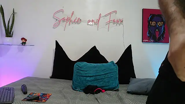 SophieFoxx17 online show from October 2025 12:04:01 PM