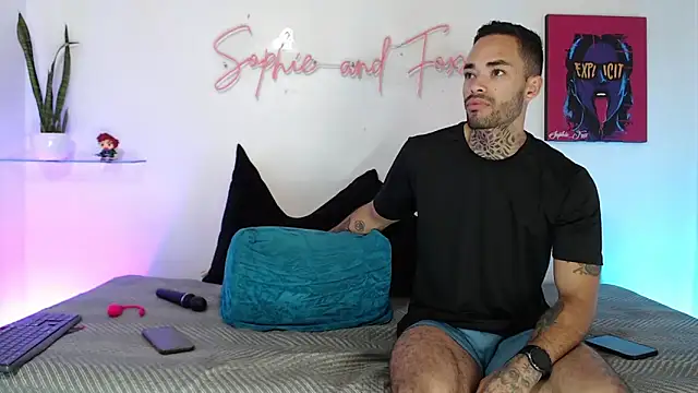 SophieFoxx17 online show from November 2025 01:09:01 AM