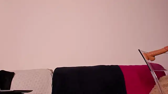 Snapshot of LexxiLow chatting on March 2025 01:06:02 PM LexxiLow online show from March 2025 01:06:02 PM