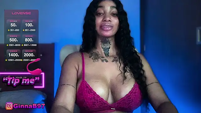 Snapshot of GinnaBolton chatting on October 2025 02:26:01 AM GinnaBolton online show from October 2025 02:26:01 AM