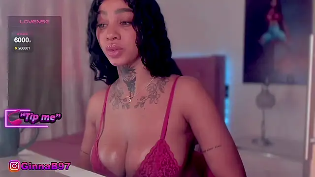 Snapshot of GinnaBolton chatting on November 2025 02:05:01 PM GinnaBolton online show from November 2025 02:05:01 PM