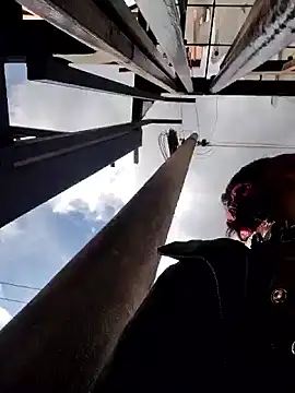  Laary online show from October 2025 08:53:01 PM