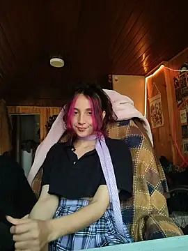  Laary online show from November 2025 08:56:02 PM