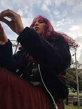  Laary online show from February 2026 10:32:01 PM