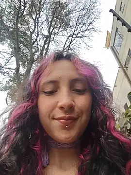  Laary online show from March 2026 10:00:02 PM