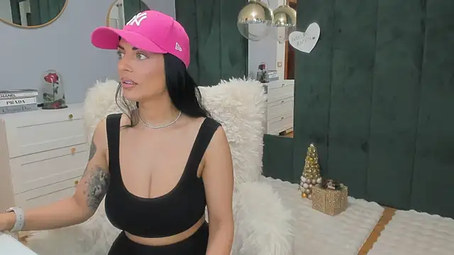 Snapshot of ElisaBaxter chatting on December 2025 04:57:02 AM ElisaBaxter online show from December 2025 04:57:02 AM