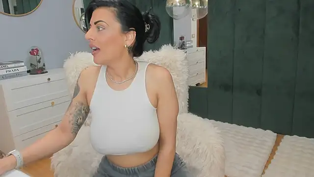 ElisaBaxter online show from January 2026 05:11:01 AM