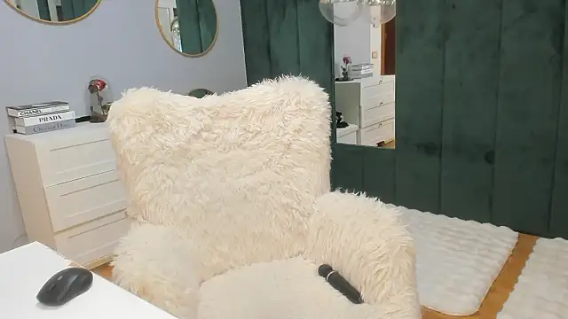 ElisaBaxter online show from March 2026 05:14:01 AM