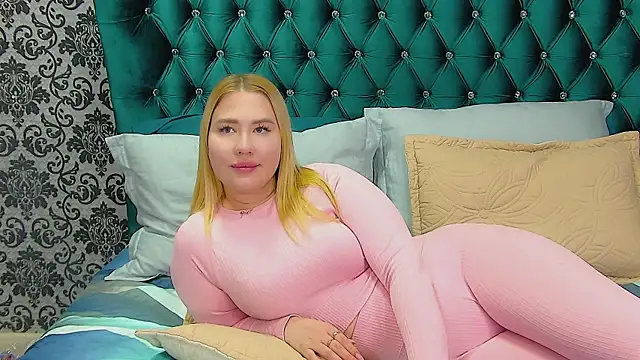 Snapshot of LunaHouston chatting on March 2025 07:14:02 PM LunaHouston online show from March 2025 07:14:02 PM