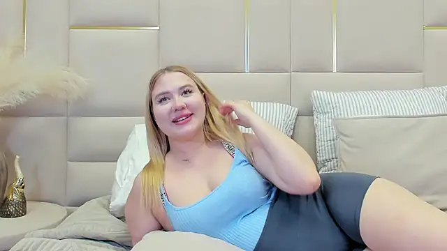 Snapshot of LunaHouston chatting on March 2025 10:20:01 PM LunaHouston online show from March 2025 10:20:01 PM