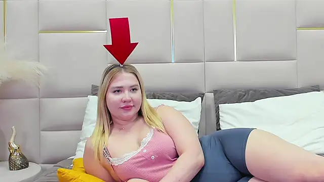 Snapshot of LunaHouston chatting on March 2025 01:25:02 AM LunaHouston online show from March 2025 01:25:02 AM