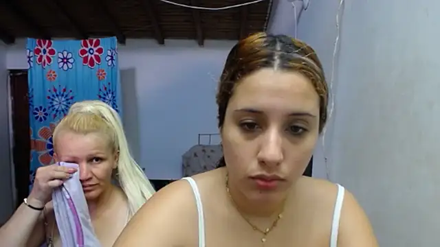 Nicolle Milf online show from October 2025 06:29:02 PM