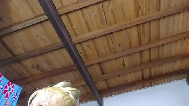 Nicolle Milf online show from December 2025 06:06:01 PM