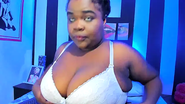 Snapshot of YeminaLeman chatting on February 2025 12:25:01 AM YeminaLeman online show from February 2025 12:25:01 AM