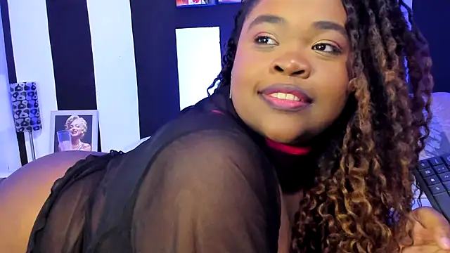 Snapshot of YeminaLeman chatting on March 2025 04:54:01 PM YeminaLeman online show from March 2025 04:54:01 PM