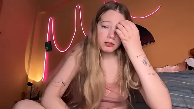 -veranito- online show from November 2025 03:10:01 AM